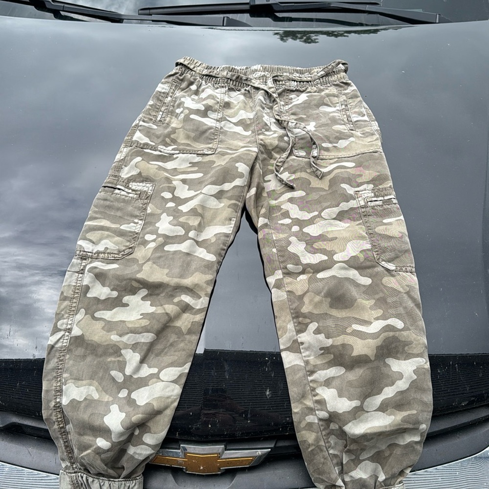 american eagle joggers